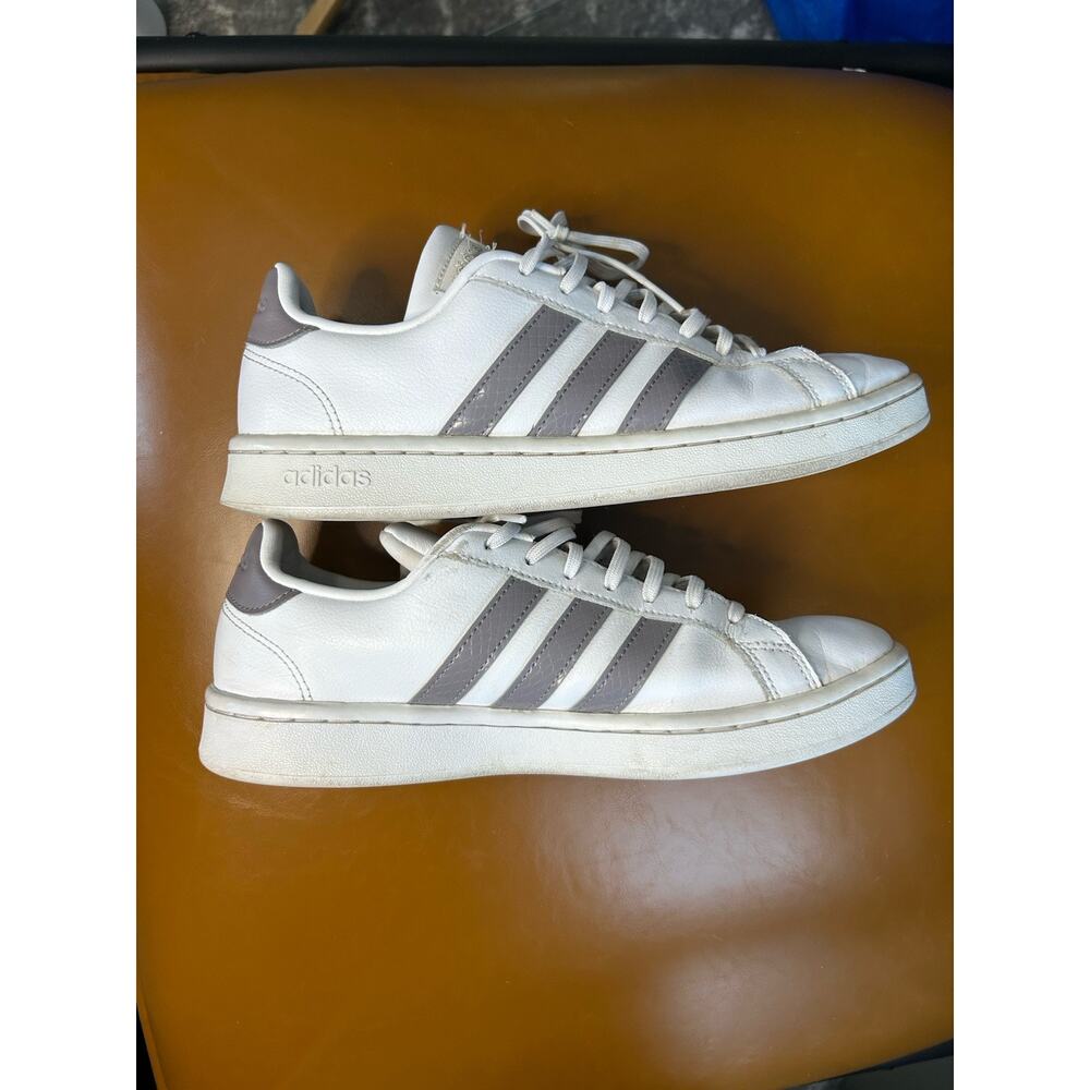Adidas Grand Court Women’s Athletic Tennis Sneaker Casual Gray White Size 8.5 - Picture 2 of 9
